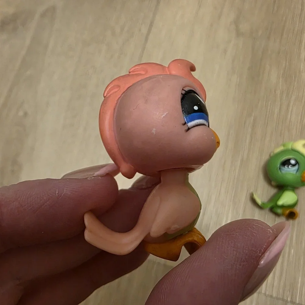 Littlest Pet‎ Shop Hasbro Pink & Green Cockatoos Bundle Of 2 #854 & #1369